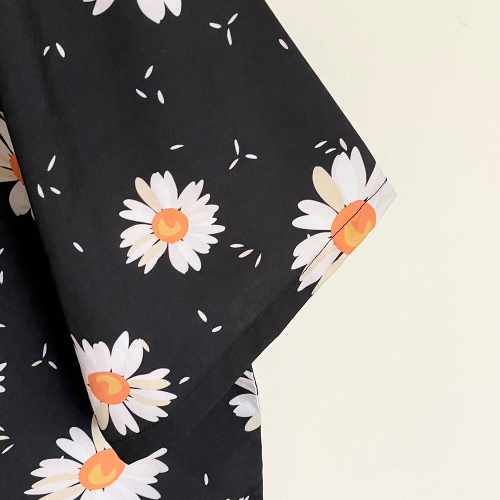 NEW Wesc Oden Daisy AOP All Over Button Down Camp Shirt Men’s size XL - Picture 5 of 10